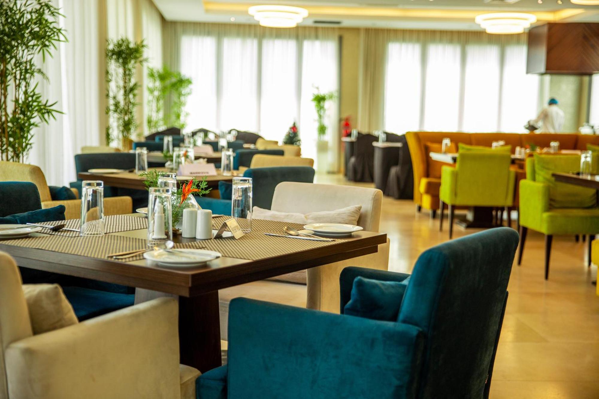 Lakowe Lakes Hotel, Golf And Country Estate By Newmark ลากอส ภายนอก รูปภาพ